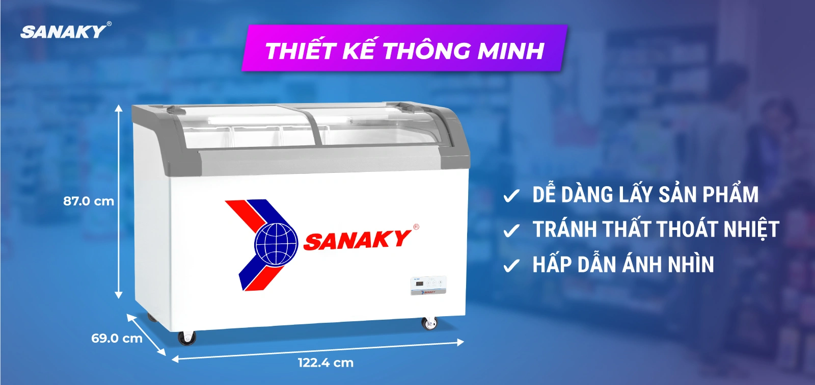 Mặt kính cong giúp trưng bày tối ưu Tủ đông kính cong 350 lít Sanaky VH-482KB với mặt kính cong giúp trưng bày tối ưu